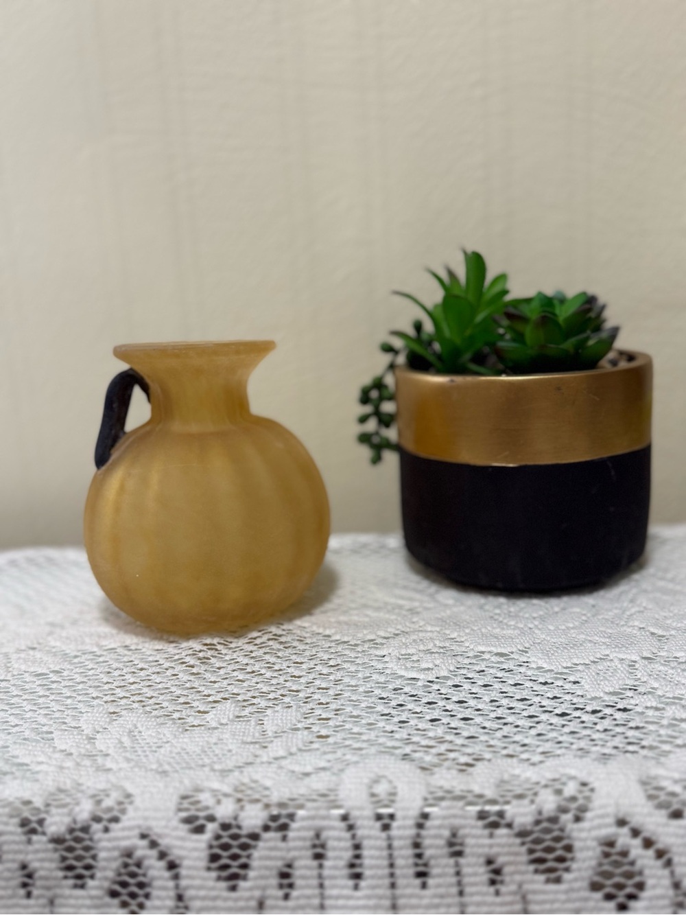 Vintage‎ EA Made in Italy Glass Vase with Black Handle